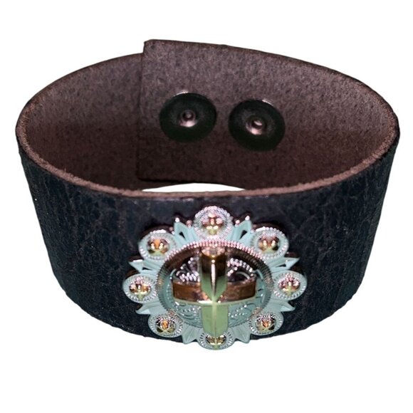 Handcrafted Leather Bracelet Ornate Cross Gold Silver Concho - Picture 2 of 7